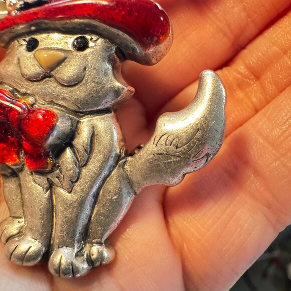 Cat Brooch – Vintage AJMC Red Hat Kitty Enamel Pin - Picture 5 of 7